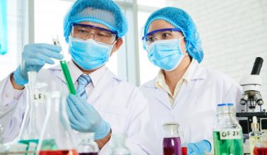 officilab-posts-trabalho-em-equipe-no-laboratorio-moderno-1098-17080