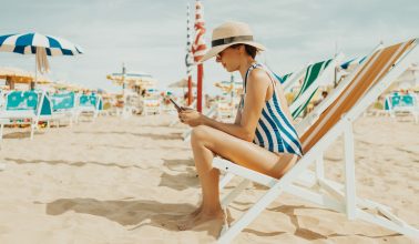 Cuidados com o corpo no verão: dicas para você se cuidar durante a estação mais quente do ano - OFFICILAB